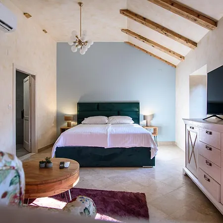 Bottega Hotel 4*